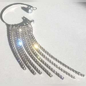 👂🏻💎 Gem Ear Cuff